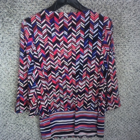 Women's Chevron Print Knit Top in Pink and Navy - Picture 8 of 8